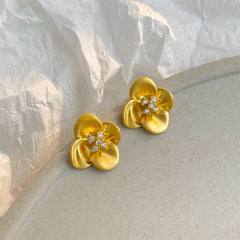 Matte Three-dimensional Flower Special-interest Design Affordable Luxury Style Zircon Stud Earrings