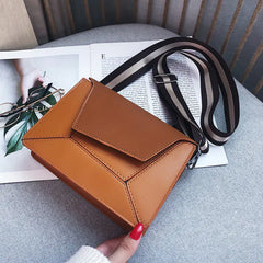 Fashionable Women's PU Leather Shoulder Bag with Chain