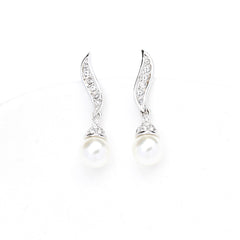 Classic Elegant Graceful Gold-plated Two-color Artificial Pearl Earrings