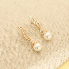 Classic Elegant Graceful Gold-plated Two-color Artificial Pearl Earrings