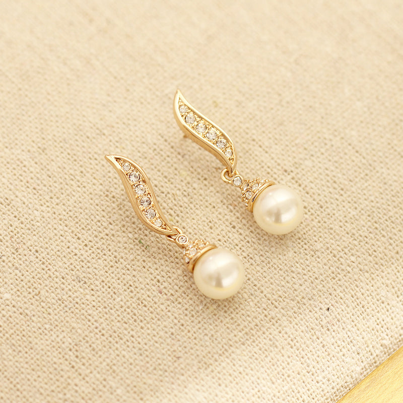 Classic Elegant Graceful Gold-plated Two-color Artificial Pearl Earrings