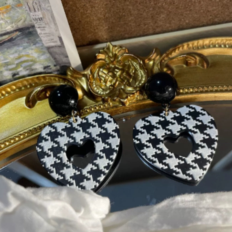 Heart Vintage Simple Black And White Color-contrast Check Stud Earrings